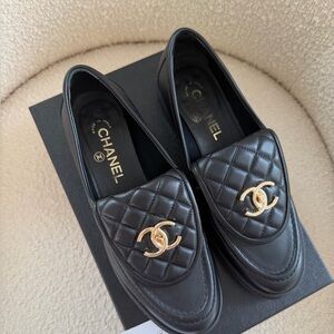 Chanel Classic Turnlock Loafers Flats Moccasins Black Lambskin Leather sz 38.5